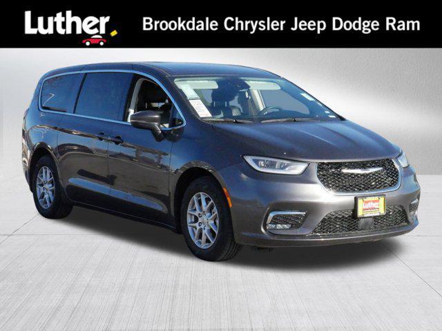 used 2023 Chrysler Pacifica car, priced at $25,998