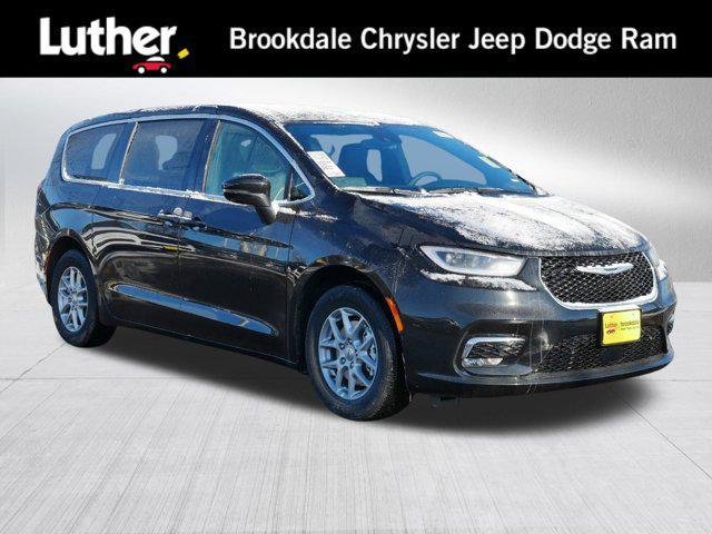 new 2025 Chrysler Pacifica car, priced at $38,999