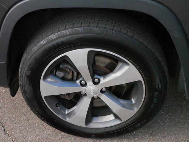 used 2020 Jeep Cherokee car, priced at $19,614