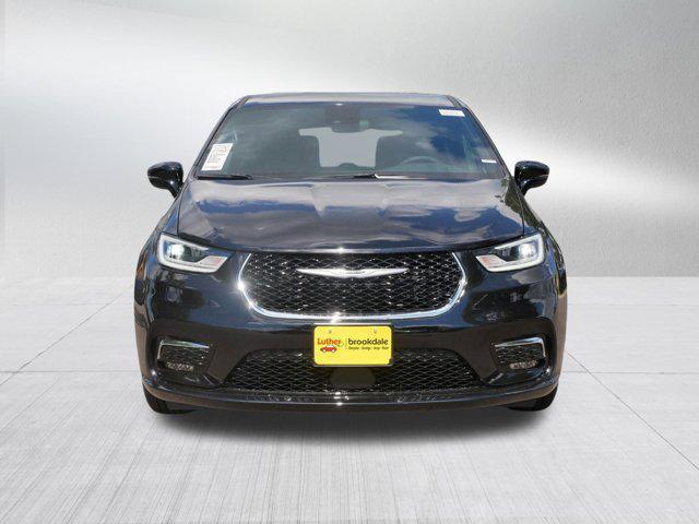 new 2026 Chrysler Pacifica car, priced at $40,216