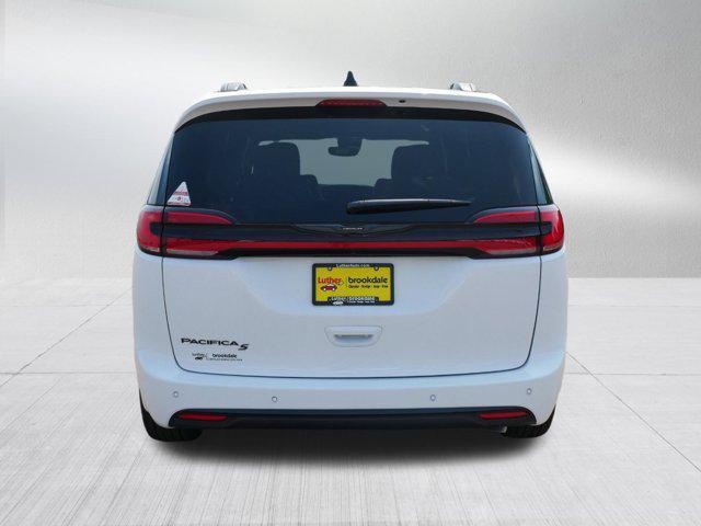 new 2024 Chrysler Pacifica car, priced at $40,927