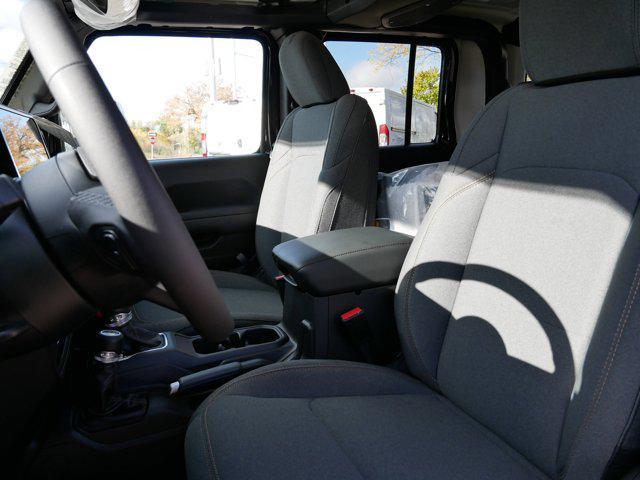 new 2025 Jeep Gladiator car, priced at $42,148