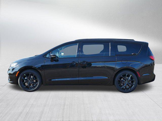 new 2025 Chrysler Pacifica car, priced at $48,394