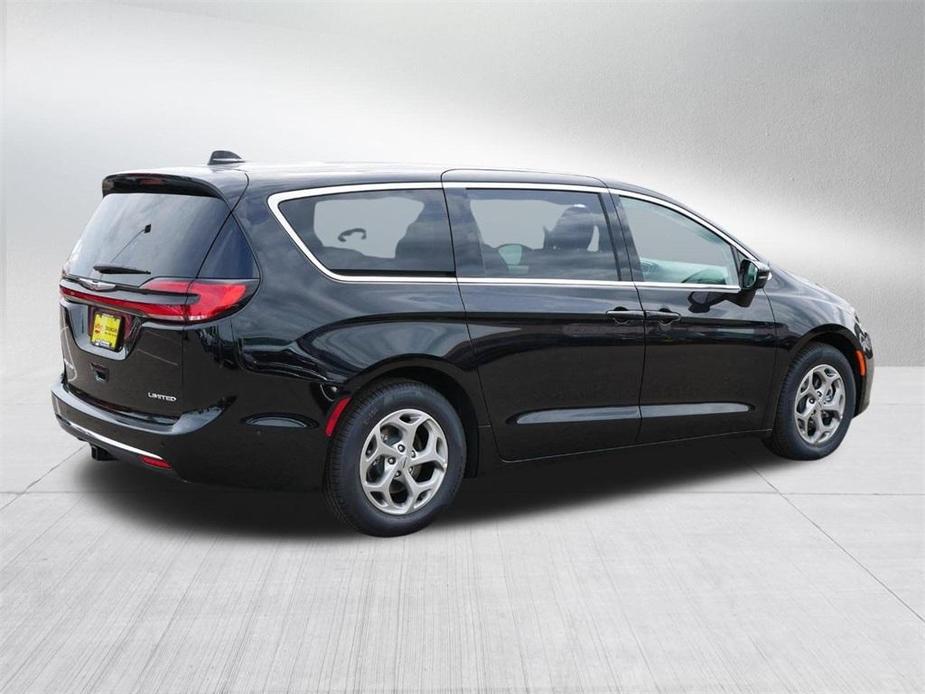 new 2024 Chrysler Pacifica car, priced at $49,563