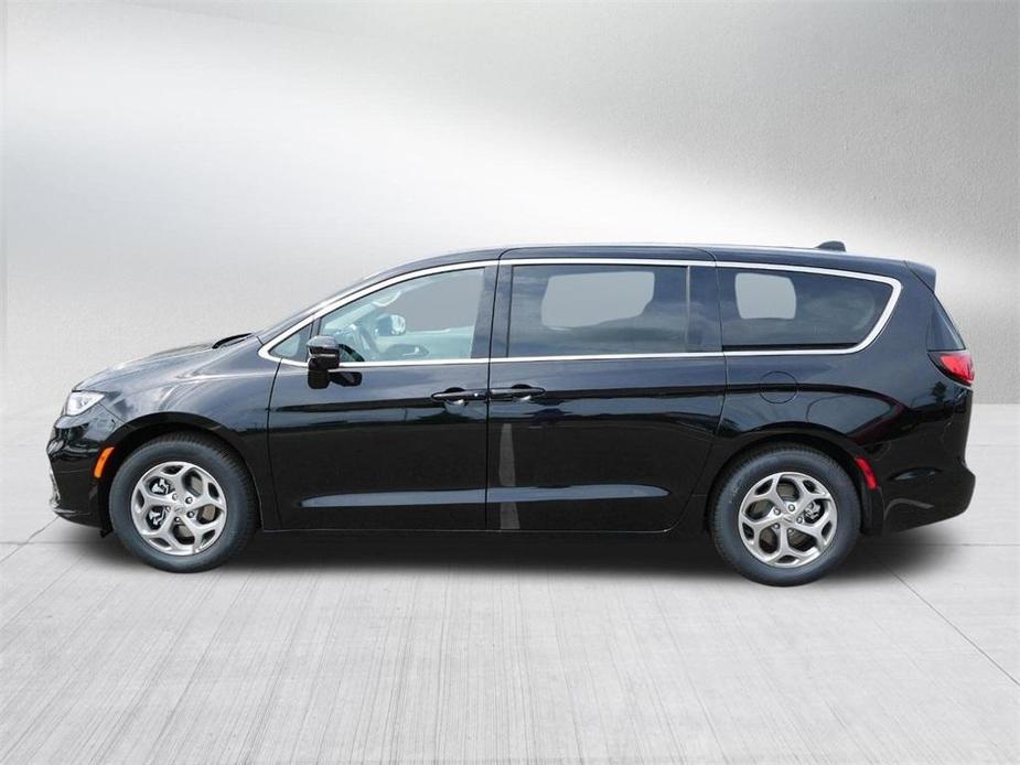 new 2024 Chrysler Pacifica car, priced at $49,563