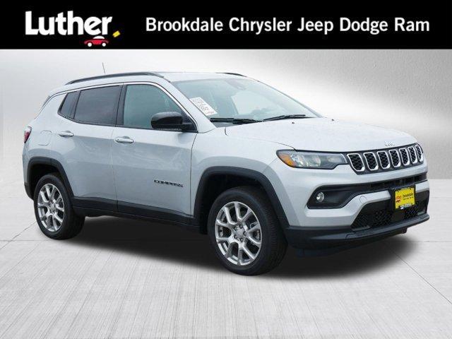 new 2024 Jeep Compass car, priced at $26,999