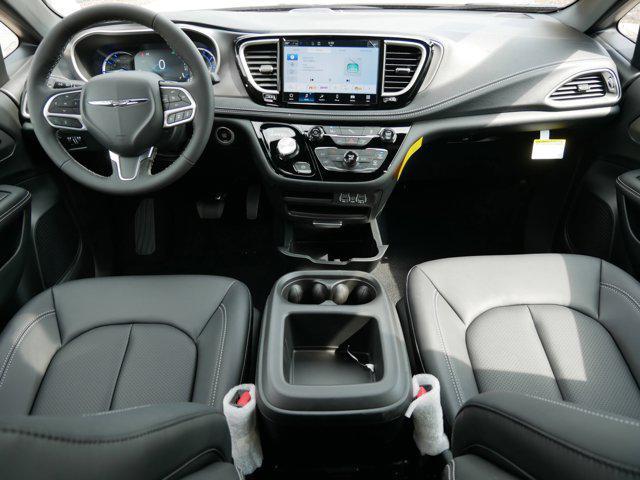new 2025 Chrysler Pacifica Hybrid car, priced at $46,132