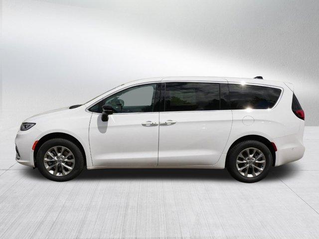 new 2024 Chrysler Pacifica car, priced at $44,054