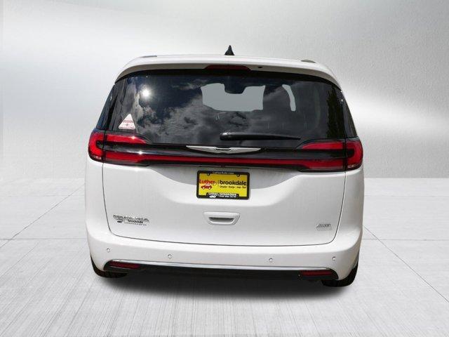 new 2024 Chrysler Pacifica car, priced at $44,054