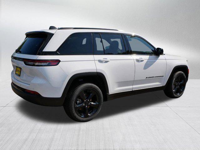 new 2025 Jeep Grand Cherokee car, priced at $40,499