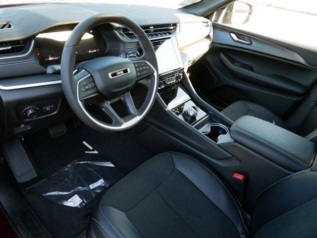 new 2025 Jeep Grand Cherokee car, priced at $41,912
