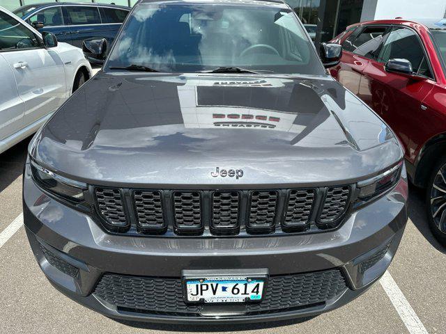 used 2023 Jeep Grand Cherokee car, priced at $29,770