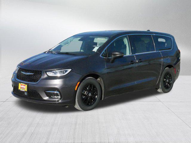 used 2023 Chrysler Pacifica car, priced at $26,400