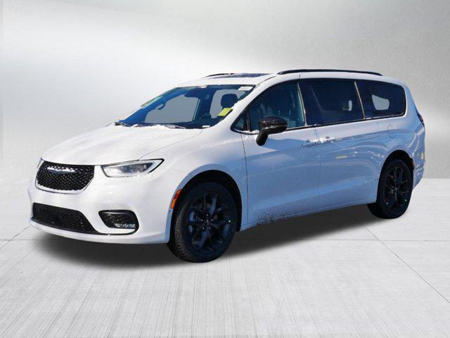 new 2025 Chrysler Pacifica car, priced at $47,999