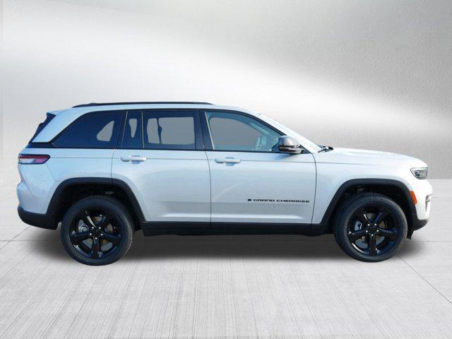 new 2025 Jeep Grand Cherokee car, priced at $40,499