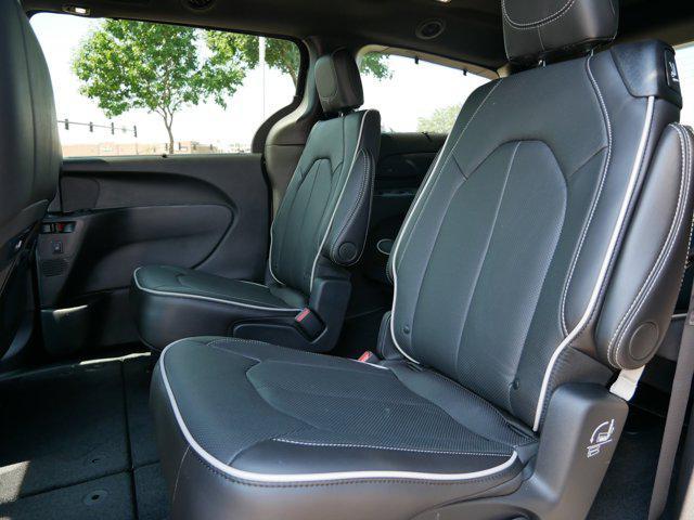 new 2025 Chrysler Pacifica car, priced at $47,691