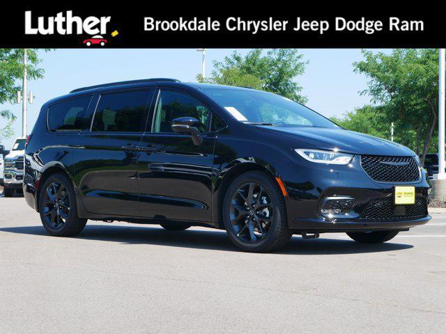 new 2025 Chrysler Pacifica car, priced at $47,691