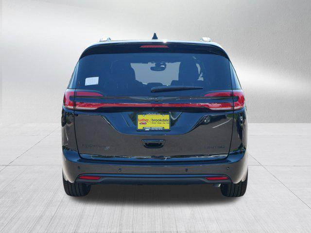 new 2025 Chrysler Pacifica car, priced at $47,691