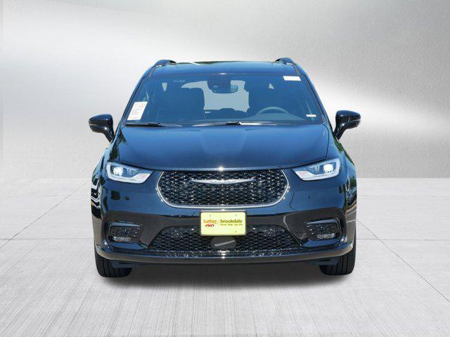 new 2025 Chrysler Pacifica car, priced at $47,691