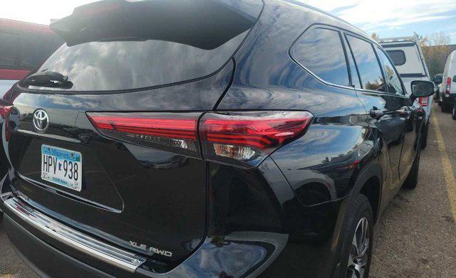 used 2022 Toyota Highlander car, priced at $35,898