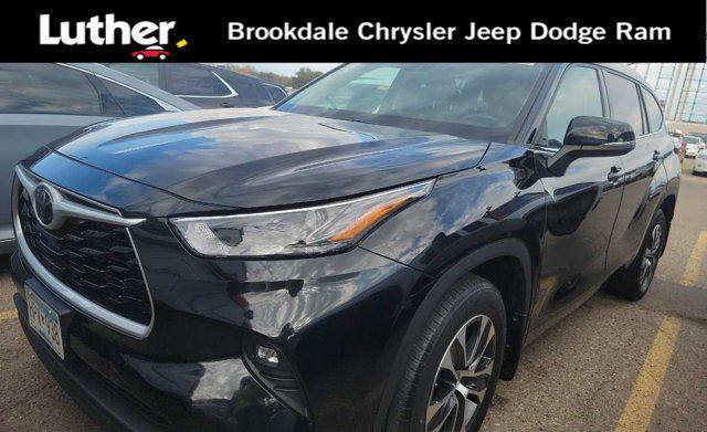 used 2022 Toyota Highlander car, priced at $35,898