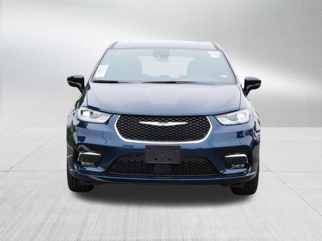 new 2025 Chrysler Pacifica car, priced at $44,999