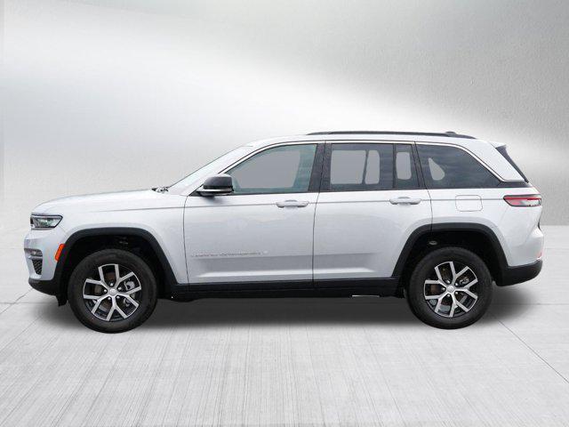 new 2025 Jeep Grand Cherokee car, priced at $40,999