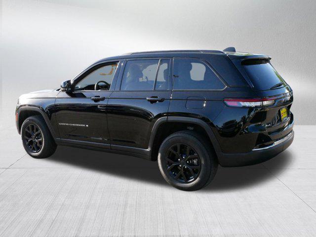 used 2022 Jeep Grand Cherokee car, priced at $33,508