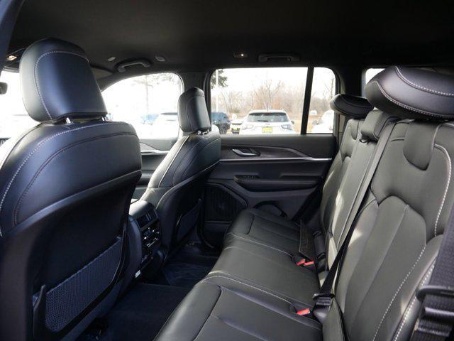 new 2025 Jeep Grand Cherokee car, priced at $45,850