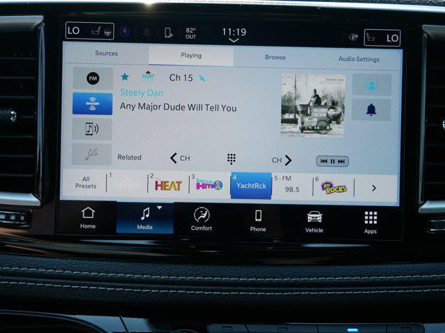 new 2025 Chrysler Pacifica Hybrid car, priced at $37,261