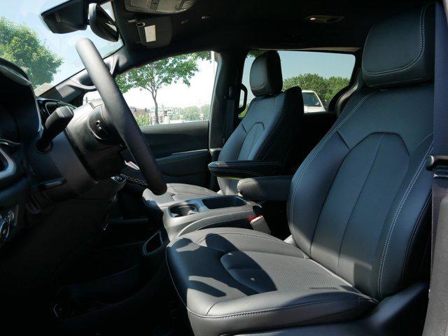 new 2025 Chrysler Pacifica Hybrid car, priced at $37,261