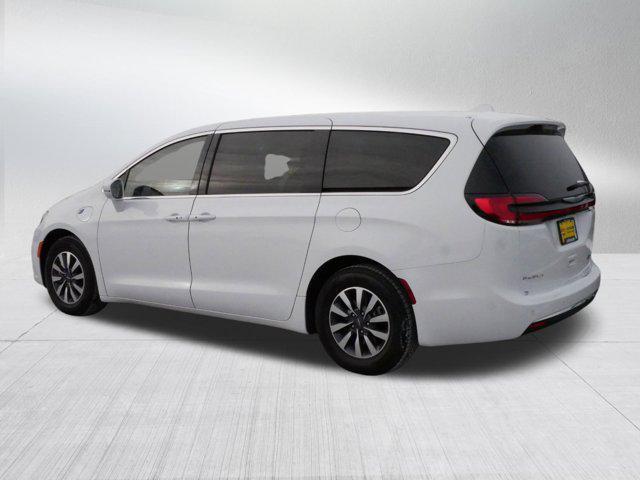 used 2022 Chrysler Pacifica Hybrid car, priced at $23,999