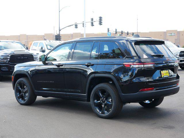 new 2025 Jeep Grand Cherokee car, priced at $48,142