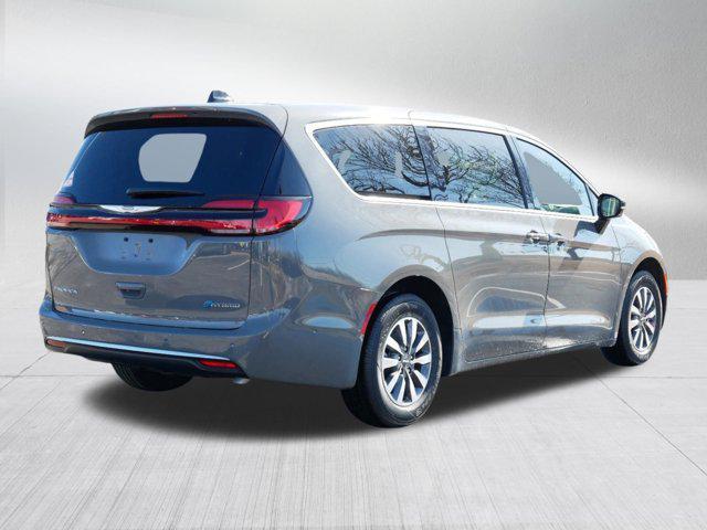 new 2025 Chrysler Pacifica Hybrid car, priced at $41,999