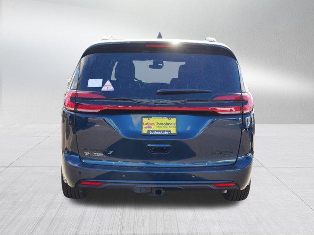 new 2025 Chrysler Pacifica car, priced at $52,504