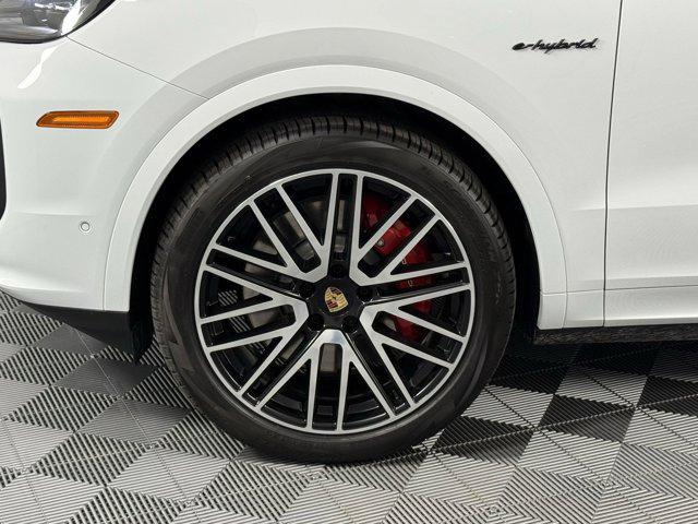new 2025 Porsche Cayenne car, priced at $136,035