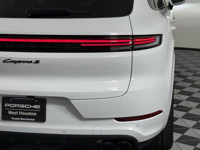new 2025 Porsche Cayenne car, priced at $136,035
