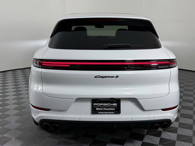 new 2025 Porsche Cayenne car, priced at $136,035