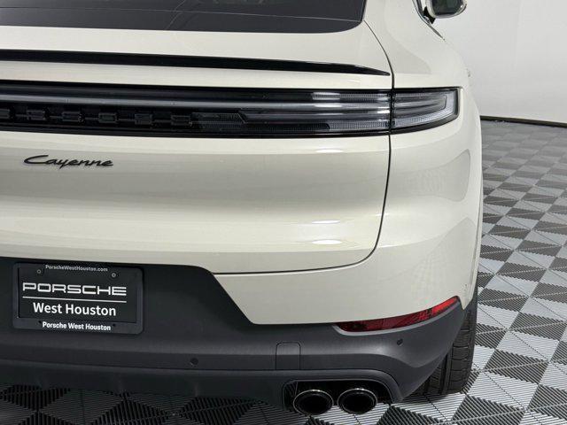 new 2025 Porsche Cayenne car, priced at $109,055