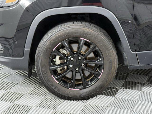 used 2023 Jeep Cherokee car, priced at $25,999