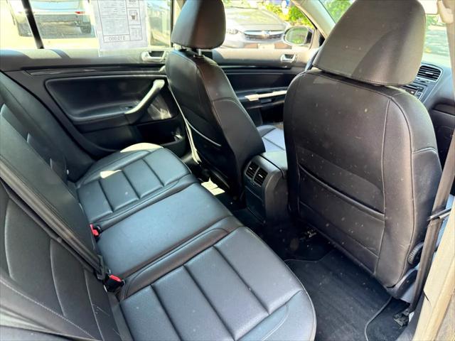 used 2014 Volkswagen Jetta SportWagen car, priced at $10,990