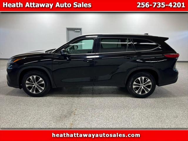 used 2022 Toyota Highlander car, priced at $31,000