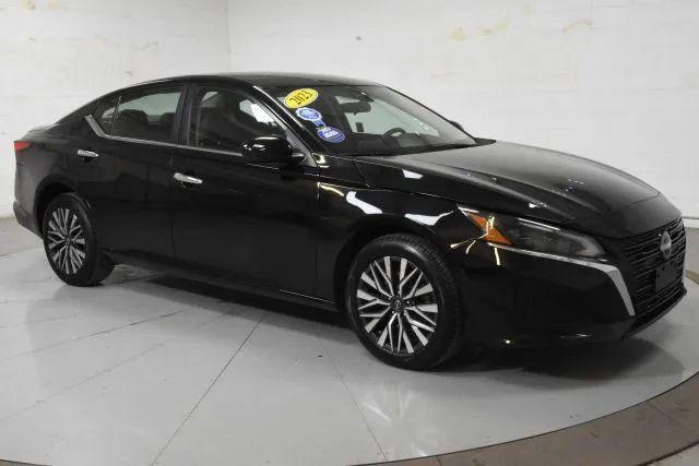 used 2023 Nissan Altima car, priced at $22,497
