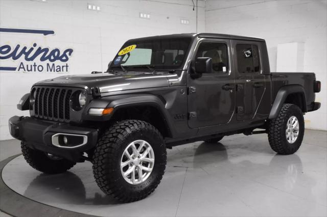 used 2023 Jeep Gladiator car, priced at $31,530