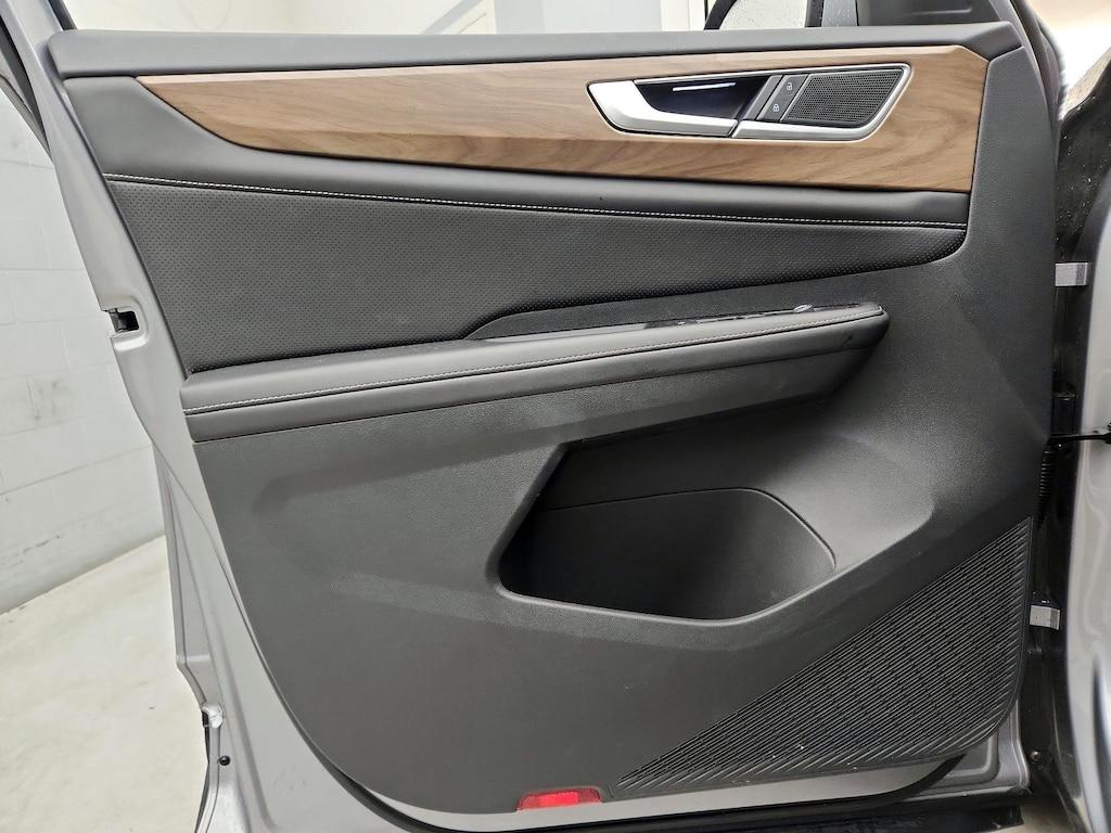 used 2024 Volkswagen Atlas car, priced at $32,998