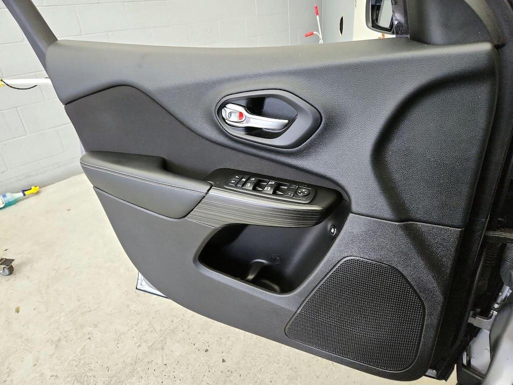 used 2014 Jeep Cherokee car, priced at $16,998