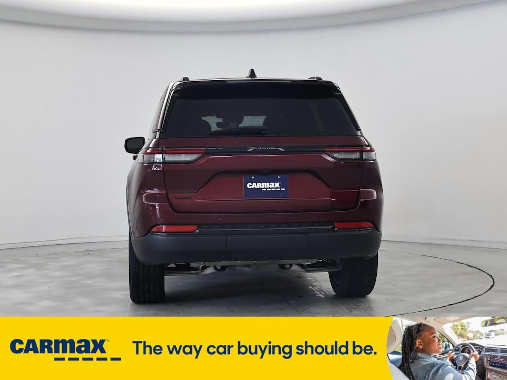 used 2024 Jeep Grand Cherokee car, priced at $38,998