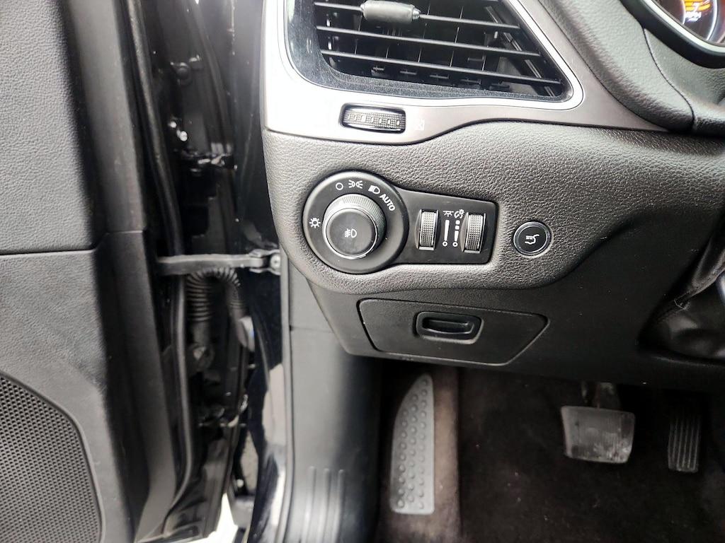 used 2019 Jeep Cherokee car, priced at $15,998