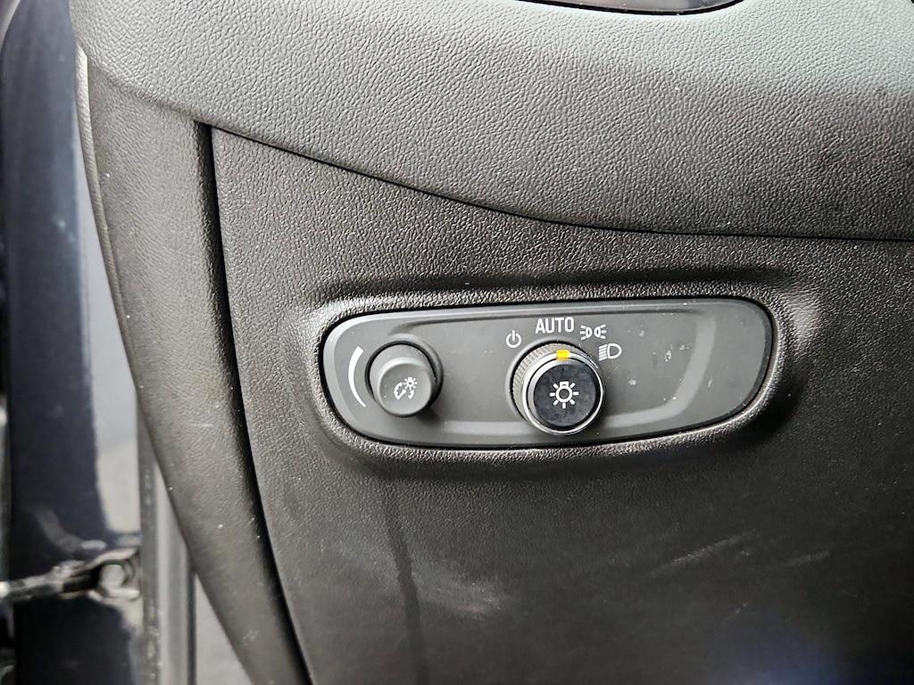 used 2022 Chevrolet Equinox car, priced at $20,998