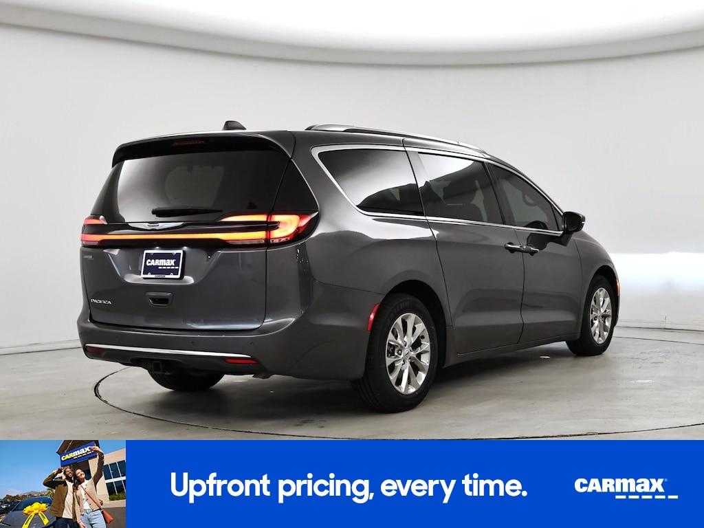 used 2021 Chrysler Pacifica car, priced at $30,998